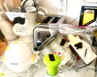 LOTS of kitchen gadgets