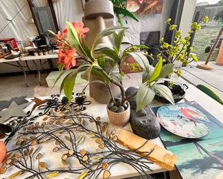 Silk plants, island themed decor