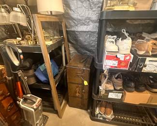 Orthopedic shoes, trunk, lighting, baggage, vacuums