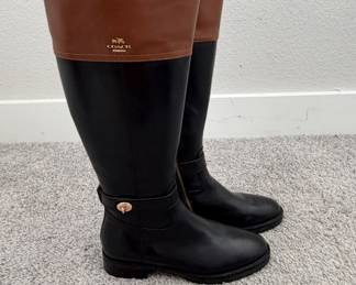 Tory Burch Books new size 8