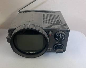 e VIntage Portable Black and White Television
