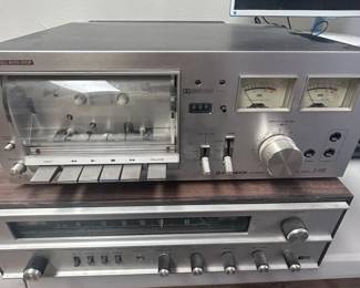 e Pioneer Cassette Deck