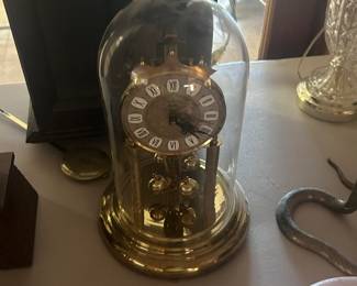 d antique clock