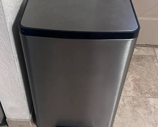 k Trash Can