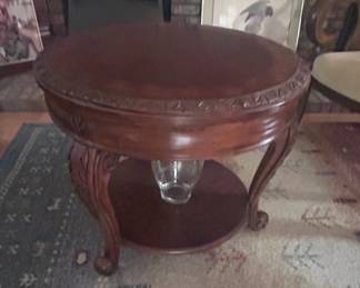 f Round Table