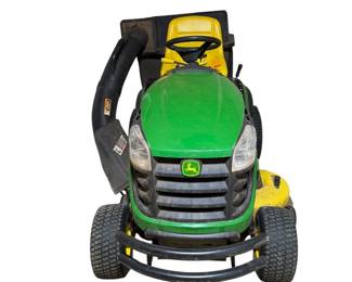 John Deere D130 Lawn Tractor with Twin Bagger Rear Assembly