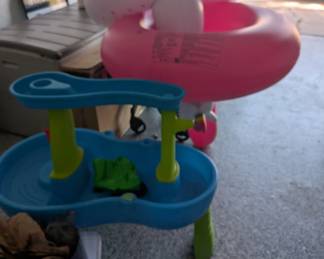 Pool floaties