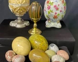 Baum Bros, Van Cort, Wallace Collectible Eggs with 13 decorative polished marble, alabaster eggs