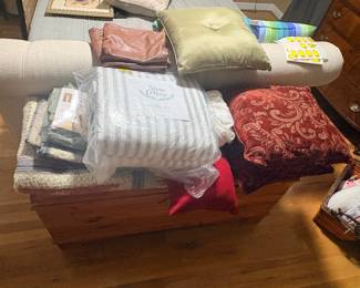 Quilt sets, Dec. pillows & Window treatments
