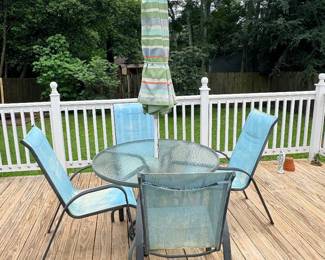 Patio furniture 4 chairs and umbrella