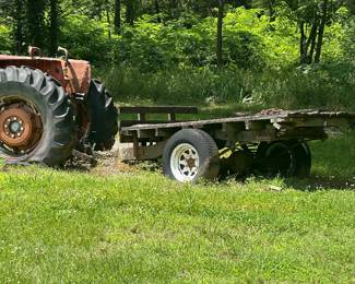 vintage red Allis-Chalmers tractor