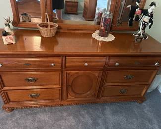 vintage Lexington Victorian Sampler triple dresser