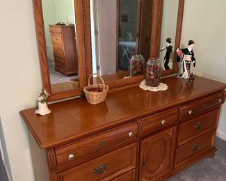 vintage Lexington Victorian Sampler triple dresser
