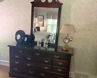 PA House Dresser & Mirror