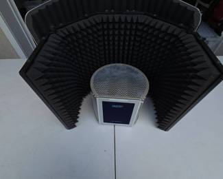 Auray ISOARMOR2 Microphone Isolation Chamber w Sterling Voice Microphone Shield