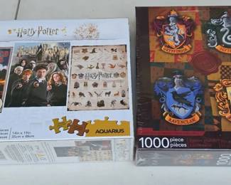 Two Sealed Harry Potterthemed Jigsaw Puzzles Incl. Boxed Set of 3, and Hogwarts House Crests