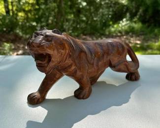 058 carvedwoodentigerfigurine