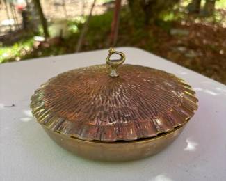 143 vintagebrassliddeddishwithtextured