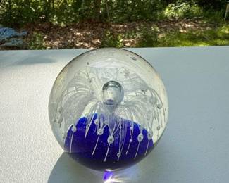 057 glassjellyfishflowerpaperweight