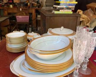 194 noritakegoldridgedinnerwaresetwithc
