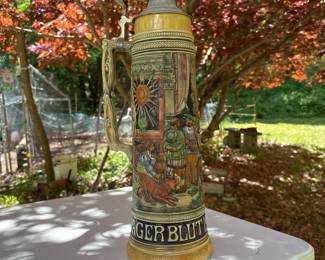 131 vintagehandpaintedgermanliddedbeer