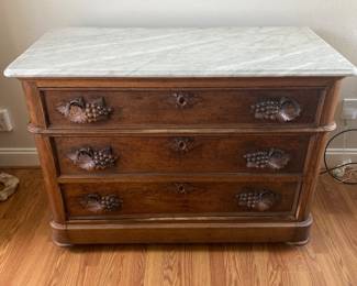 Anrique 3 draqer bachelors chest with marble top