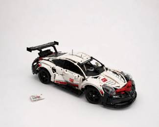 11 LEGOPorsche911RSRRacingCarModelDisplay
