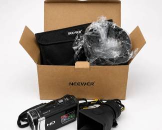111 SonyHandycamHDCamcorderNeewerLensBundle