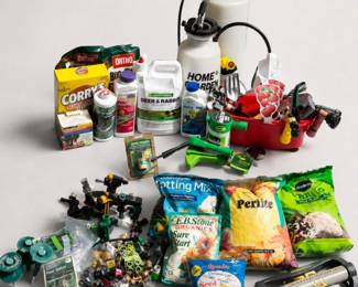 70 GardenSupplyStarterKitToolsSeedsSprayer