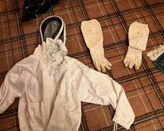 Beekeeper jacket and gloves