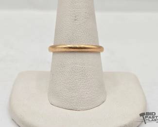 710 14kt Gold Ring 2.9g