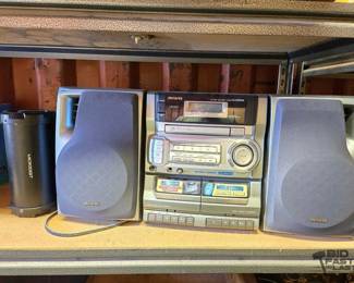 6072 Cd Player and Speakers
