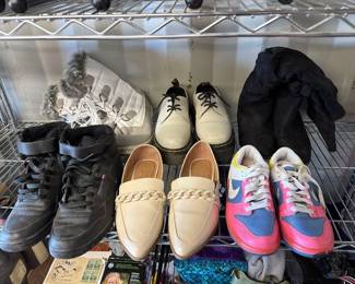 4042 6 Pairs of Shoes