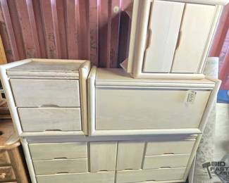 6506 4 Piece Bedroom Furniture