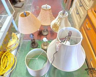 6112 5 Lamps and Lamp Shades