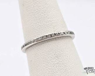 600 18kt Gold Ring With Diamonds, 2.2g