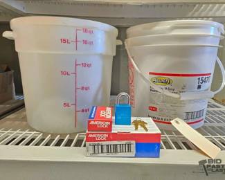 4536 2 Cooking Measuring Buckets and Padlocks