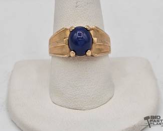 806 10kt Gold Ring with Star Sapphire 5.0g