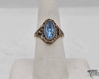 800 10kt Diamond Ring with Diamonds and Topaz Stones 6.3g