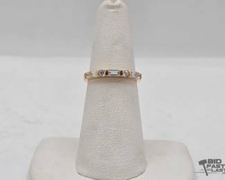 714 14kt Gold Ring with SemiPrecious Stones 2.1g