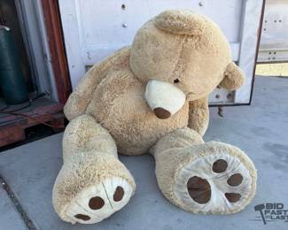 4018 Giant Teddy Bear