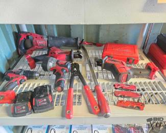3504 Milwaukee Tools