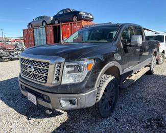 220 2016 Nissan Titan