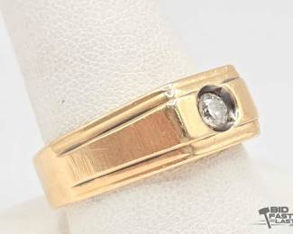 700 14kt Gold Ring With Diamonds, 8.3g