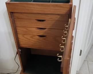 floor stand jewelry case