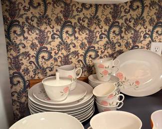 Franciscan set “Pink a Dilly”