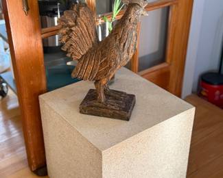 Pedestal, rooster