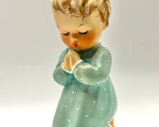 Goebel Hummel Figurine “A Child’s Prayer”