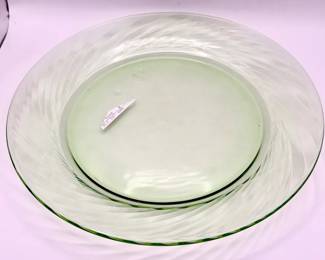 (6) Pyrex Festiva Spring Green Glass Vintage 10” Dinner Plates with Swirl Rim Pattern