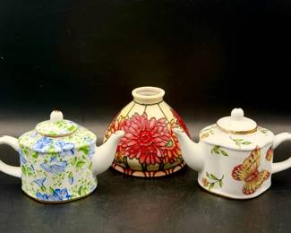 (3) Adorable Glass Pieces